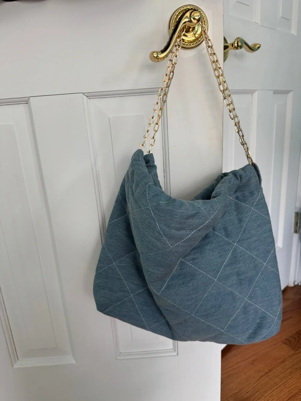 Marc Jacobs Quilted Teal Shoulder Bag with Gold Chain - Picture 1 of 2